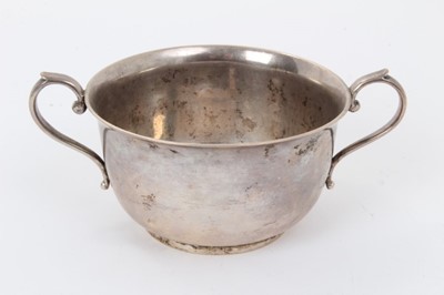 Lot 272 - Late 19th/early 20th century Chinese silver twin-handled bowl