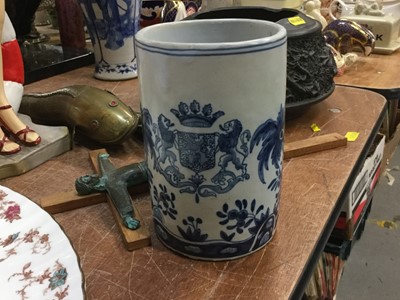 Lot 64 - Deflt armorial blue and white mug, signed to base