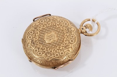 Lot 831 - Early 20th century Swiss 18ct gold half hunter fob watch