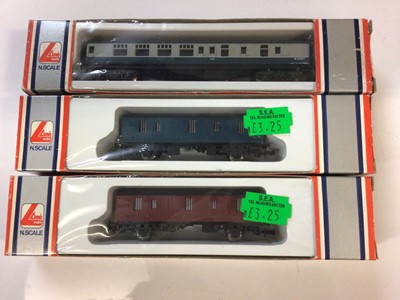 Lot 329 - Lima N gauge mixed lot of coaches and wagons (11)