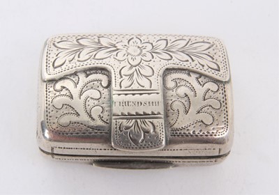 Lot 377 - George IV silver vinaigrette, modelled as a hand bag, with engraved decoration and hinged cover, opening to reveal a gilded interior, with hinged, pierced and engraved grille (Birmingham 1823) Leds...