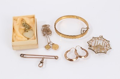 Lot 868 - Group of 9ct gold and other jewellery