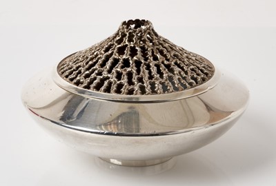 Lot 308 - 1970s Stuart Devlin silver and silver gilt pot pourri bowl  in original box