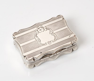 Lot 303 - Victorian silver vinaigrette with engine turned decoration