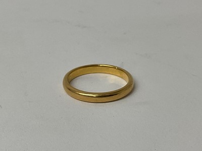 Lot 82 - 22ct gold wedding ring (Birmingham 1928), ring size S