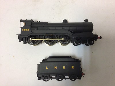 Lot 115 - Railway selection of scratch built locomotives and rolling stock including LNER black 4-6-0 tender locomotive 1492, three other locomotives and Palethorpes Wagon, wagons and tenders (one Hornby)