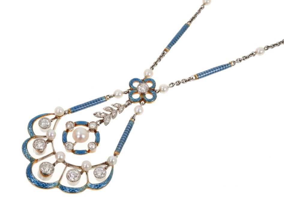 Lot 404 - A fine Edwardian Belle Époque diamond pearl and enamel pendant necklace