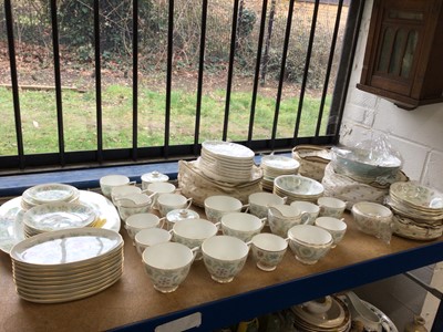 Lot 98 - Minton Venessa pattern tea and dinner service