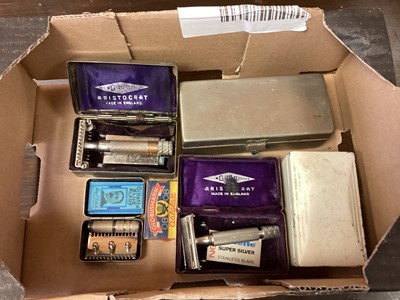 Lot 78 - Collection of Gillette safety razors