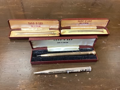 Lot 69 - Yard o lead pencils