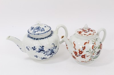 Lot 14 - A Worcester Kempthorne pattern teapot