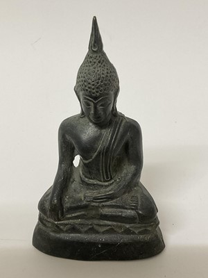 Lot 276 - Antique Asian bronze seated idol