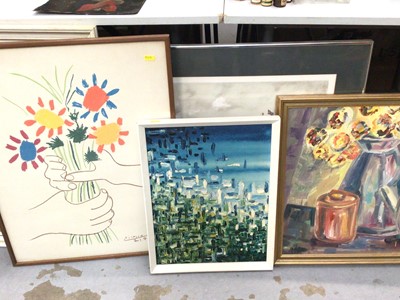 Lot 371 - Group of pictures and prints