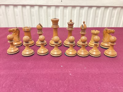Lot 199 - Large weighted Staunton chess set in wooden box