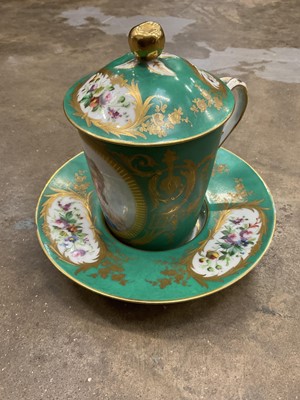 Lot 221 - Serves style porcelain chocolate cup and cover