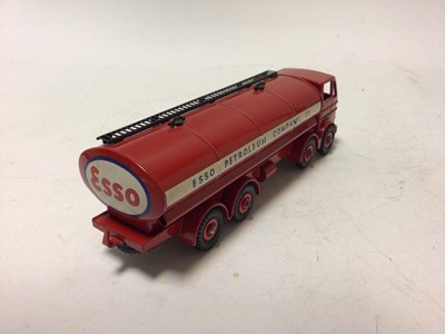 Lot 10 - Dinky Leyland Octopus Tanker - Esso No 943 in original box
