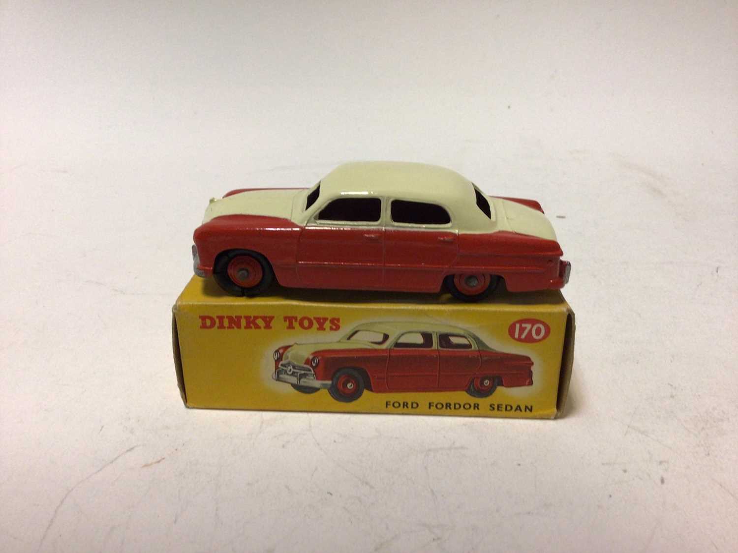 Lot 29 - Dinky Ford Fordor Sedan No 170 in original box