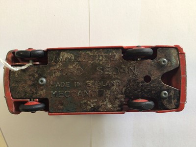 Lot 29 - Dinky Ford Fordor Sedan No 170 in original box