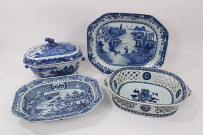 Lot 12 - Group of 18th century Chinese export porcelain