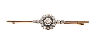 Lot 465 - Late Victorian diamond bar brooch