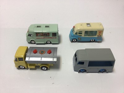Lot 69 - Diecast Corgi and Dinky unboxed models including Smiths Carrier Van and Shop, Chivers Jellies and others