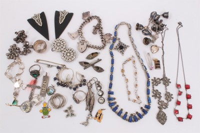 Lot 825 - Antique and later silver jewellery etc