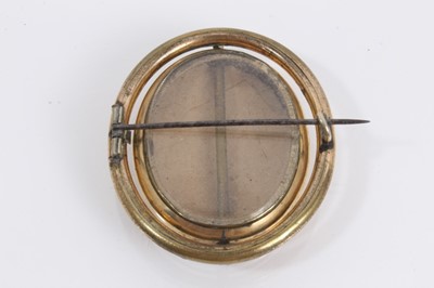 Lot 893 - Georgian rose cut diamond cluster ring and a Victorian gilt metal glazed locket brooch (2)