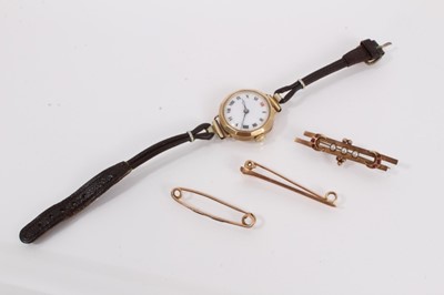 Lot 964 - Vintage 9ct gold cased wristwatch on leather strap and three antique 9ct gold bar brooches