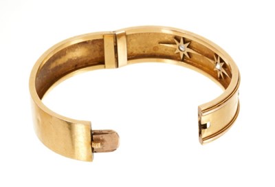 Lot 469 - Victorian gold and diamond bangle