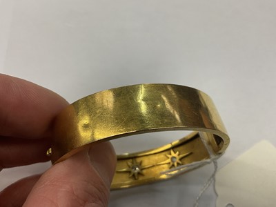 Lot 469 - Victorian gold and diamond bangle