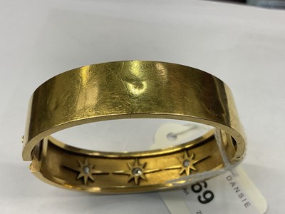 Lot 469 - Victorian gold and diamond bangle