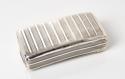 Lot 275 - Georgian silver snuff box