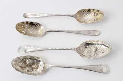 Lot 289 - Pair Georgian berry spoons with gilded bowls (London 1759), 21cm  and pair Victorian plated berry spoons (4)