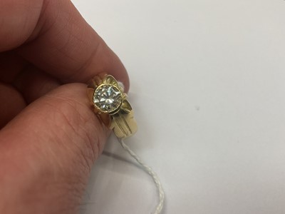 Lot 463 - Diamond single stone signet ring with a brilliant cut diamond estimated to weigh approximately 1.25cts in rub-over setting on 18ct gold shank