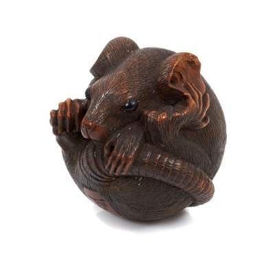 Lot 864 - Fine Edo period carved boxwood netsuke of a balled rat by Masanao of Yamada