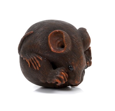 Lot 864 - Fine Edo period carved boxwood netsuke of a balled rat by Masanao of Yamada