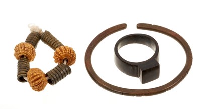 Lot 794 - Carved horn ring purporting to have been the property of Chief Sitting Bull