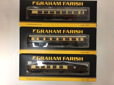 Lot 79 - Graham Farish N gauge Pullman Carriages including Diner No.0646 (6), Brake End Composite Coach No.0656 (2), First Parlour "Garnet" 374-200C (2), Second Parlour "Car No.350" 374-210C (2)...