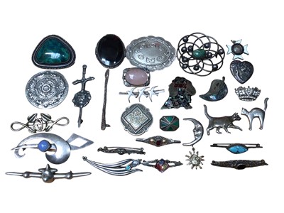 Lot 59 - Collection of silver and white metal brooches