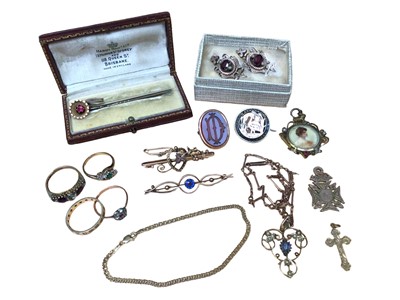 Lot 144 - Group of antique and vintage jewellery to include a pair of Victorian garnet and seed pearl earrings