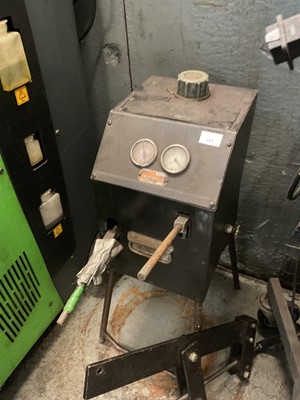 Lot 141 - Churchill Mini MGF hydrolastic suspension pump