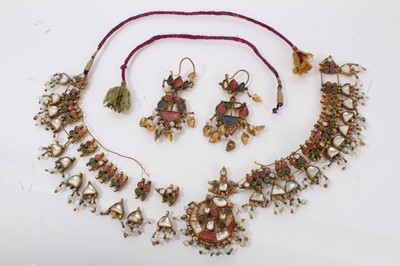 Lot 724 - Antique Mogul necklace and earrings