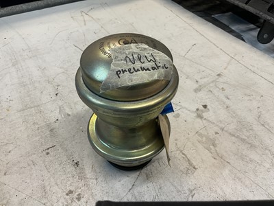 Lot 194 - MGF new old stock hydragas front unit, part number RNK100070