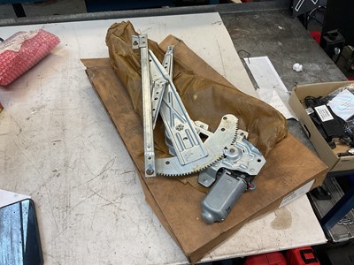 Lot 208 - Rover 45 / MG ZS new old stock window regulator and motor, part number CUH102050