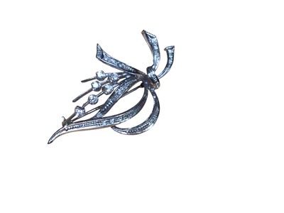 Lot 102 - 1960s 18ct white gold diamond set spray brooch, 5.5cm wide