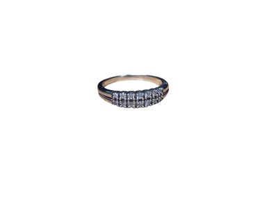 Lot 89 - 14ct white gold diamond set double row half eternity style ring