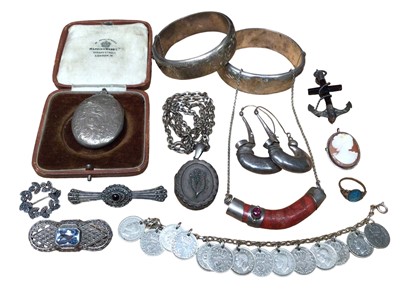 Lot 187 - Group of antique and later silver and white metal jewellery