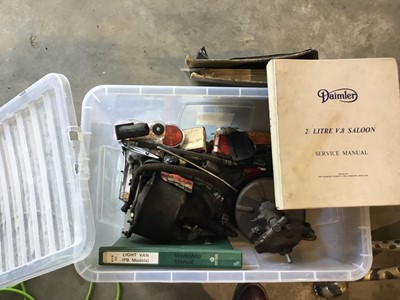 Lot 567 - Lot Daimler V8250  parts and factory service manual