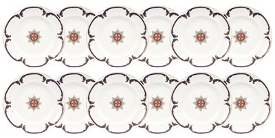Lot 113 - The Most Noble Order of Thee Garter, rare Victorian set of twelve Coalport dinner plates from the ‘Garter’ Service, circa 1845, with retailers marks for Nixon and Son, Windsor