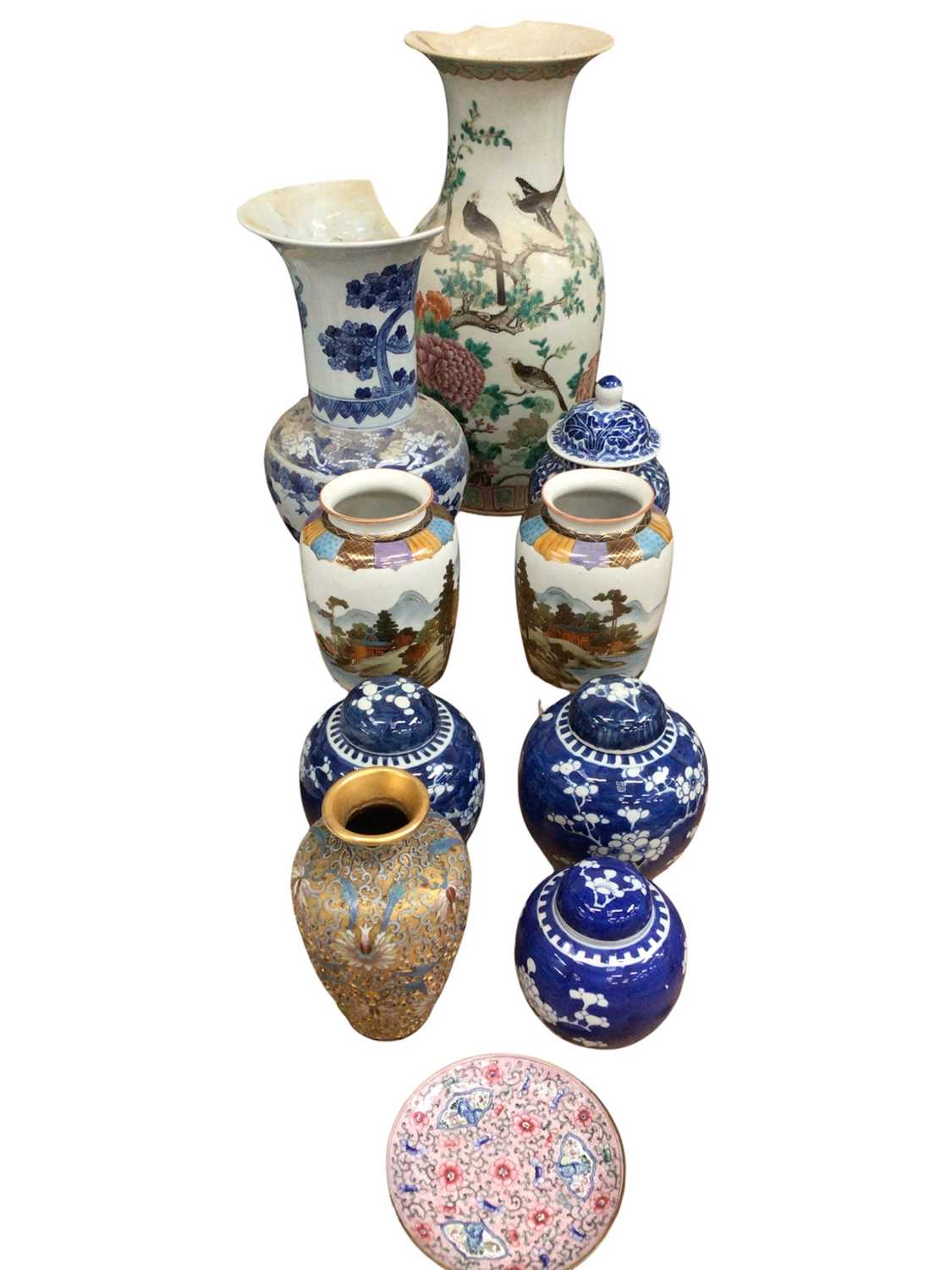Lot 19 - Group of 18th century and later Chinese and Japanese porcelain and enamel ware